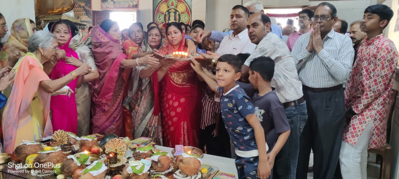 भैरव सोसायटी चमत्कारी जैन दादाबाड़ी में दादागुरुदेव की बड़ी पूजा में भक्तों का उत्साह छलका